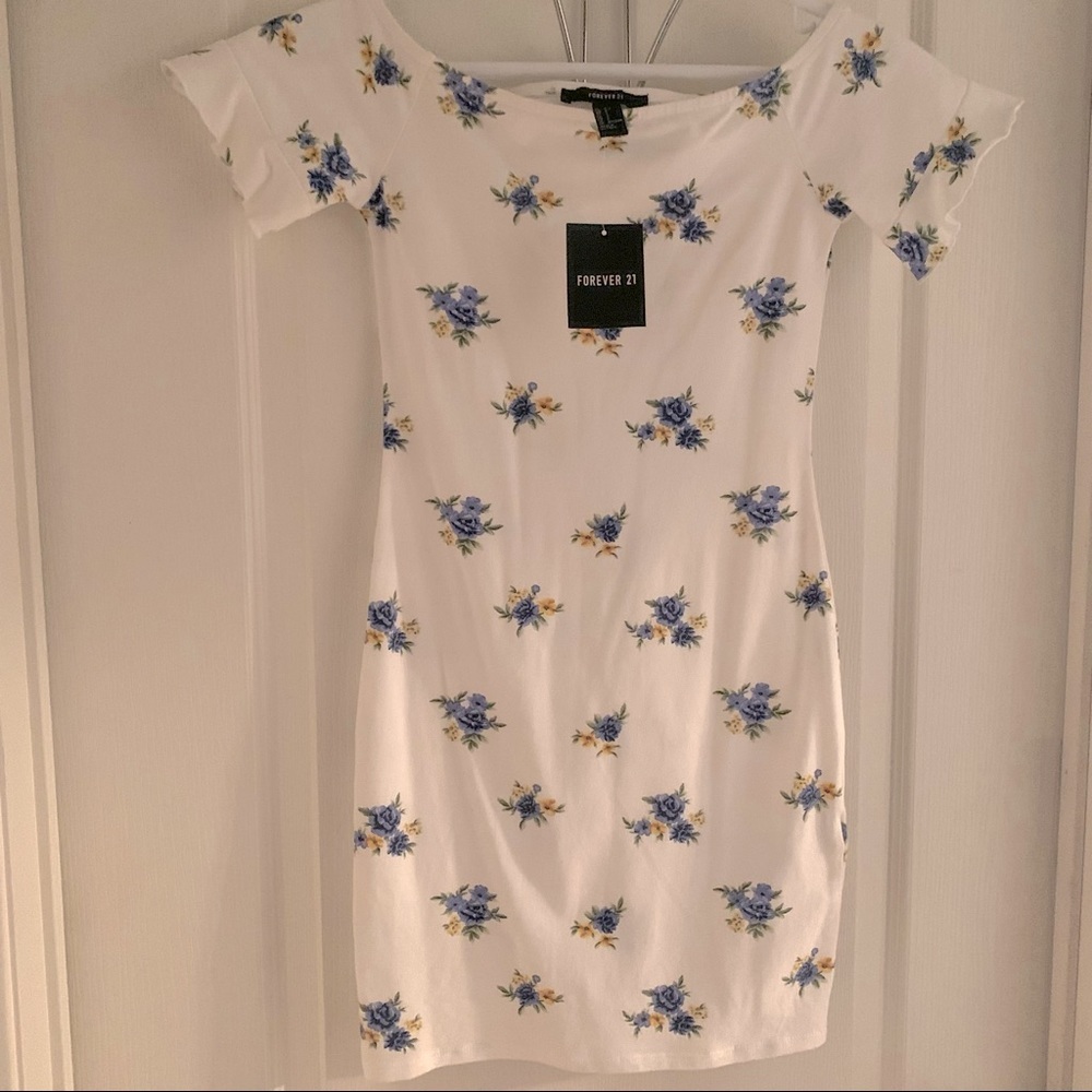 Forever 21 Floral Dress Off White Summer Sheath Ruffle Short Sleeves Sz S NWT
